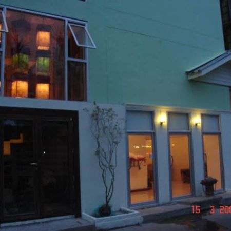 Kaset Guesthouse Bangkok Bagian luar foto