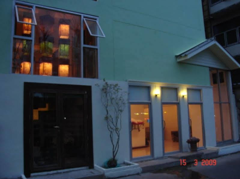 Kaset Guesthouse Bangkok Bagian luar foto